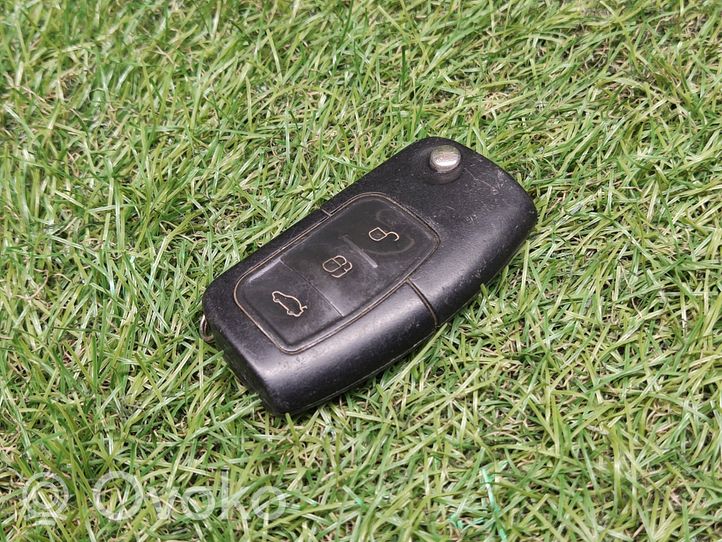 Ford Focus Ключ / карточка зажигания 3M5T15K601AB
