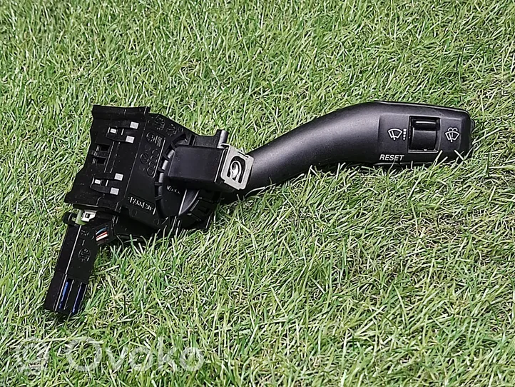 8P0953519C Audi TT TTS Mk2 Wiper control stalk, 15.00 € RRR