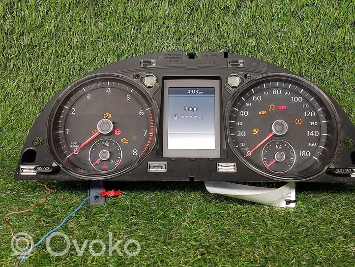 Volkswagen PASSAT CC Compteur de vitesse tableau de bord 3C8920981B