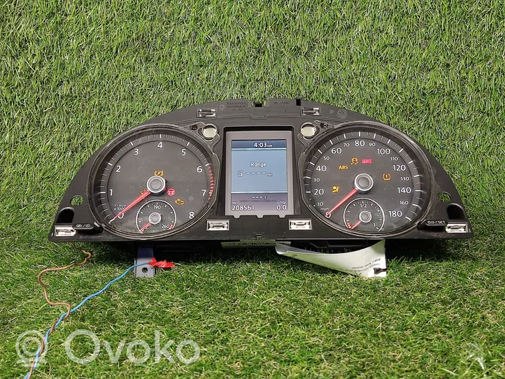 Volkswagen PASSAT CC Speedometer (instrument cluster) 3C8920981B