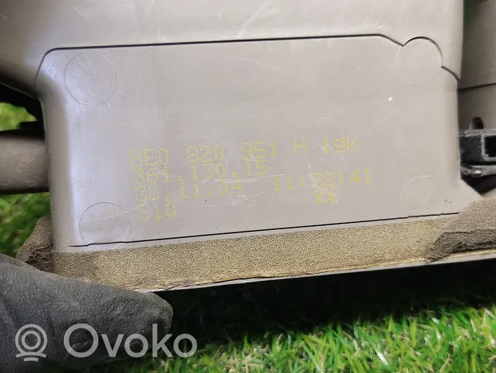 Audi A4 S4 B7 8E 8H Centrinės oro grotelės 8E0820951H