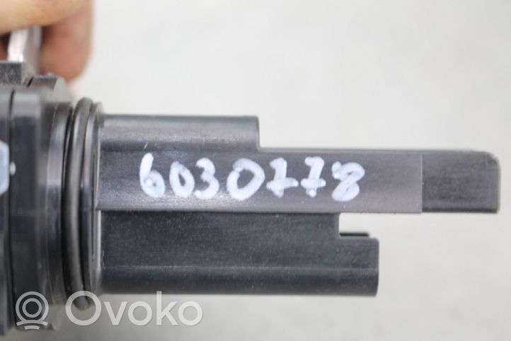 Toyota Yaris Przepływomierz masowy powietrza MAF 222040V020