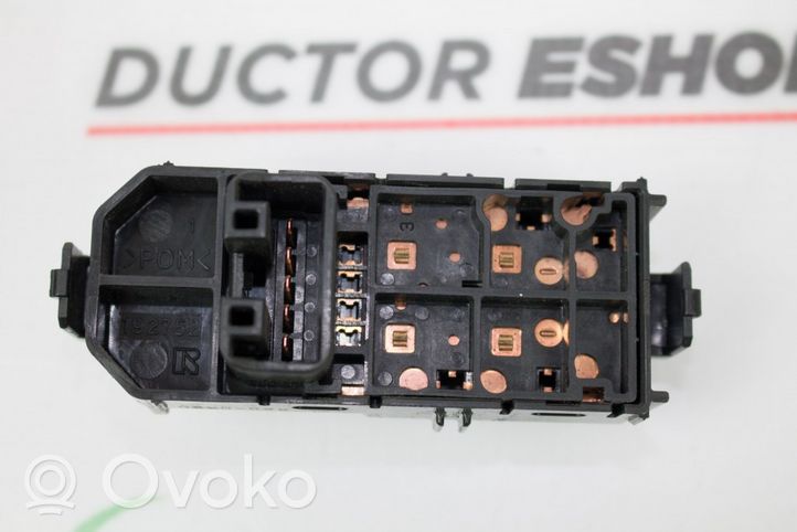 Daihatsu Sirion Interruttore di controllo dell’alzacristalli elettrico 8200R8D