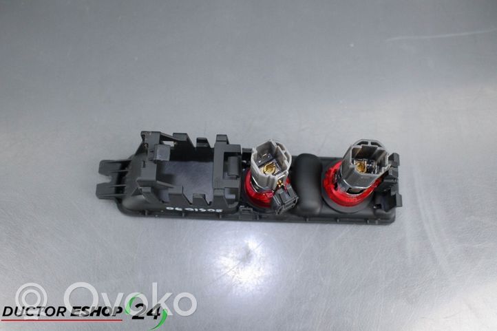 Audi Q3 8U 12 voltin pistorasia (takana) 8K0919343