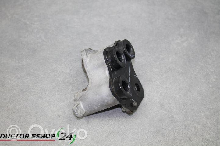 Mazda 6 Supporto di montaggio scatola del cambio KD6239010