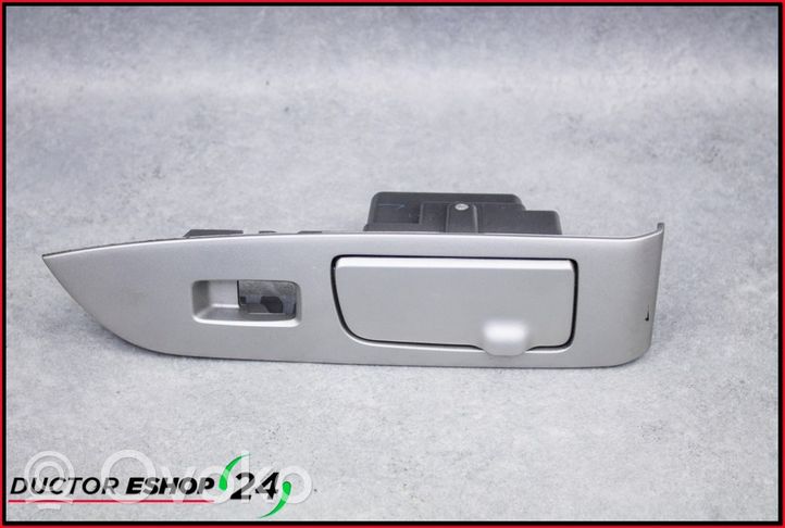 Lexus RX 330 - 350 - 400H Takaoven tuhkakuppi 7427048120