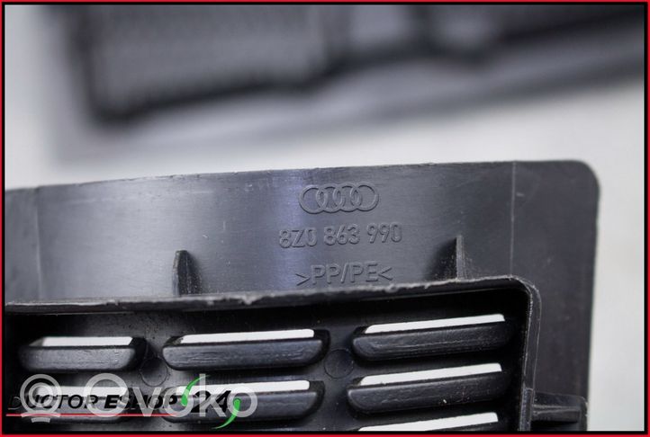 Audi A2 Cita veida salona detaļa 8Z0863990