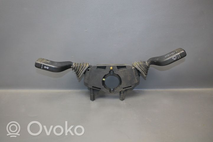 Opel Corsa B Leva/interruttore dell’indicatore di direzione e tergicristallo 7844256