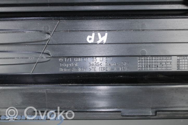 Mercedes-Benz SLK R171 Etuoven kynnyksen suojalista 1716800135LI