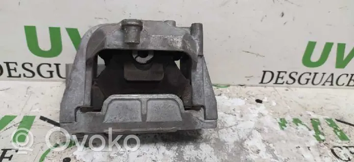 Volkswagen Golf V Supporto di montaggio del motore 1K0199062