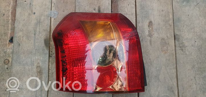 Toyota Corolla E120 E130 Lampa tylna 