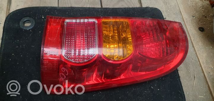 Toyota Hilux (AN10, AN20, AN30) Aizmugurējais lukturis virsbūvē 