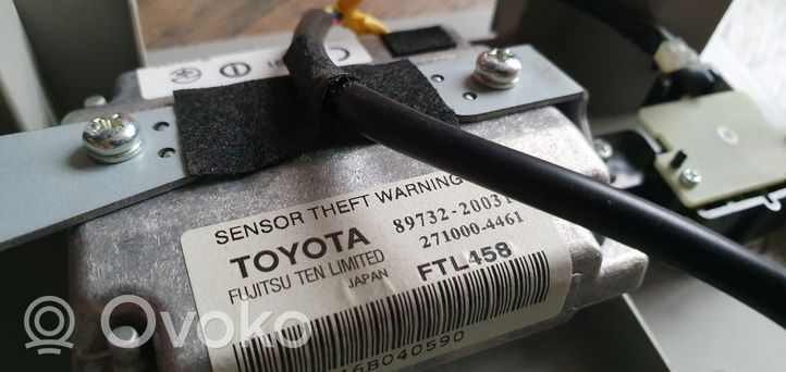 Toyota Avensis T270 Priekšējo vietu apgaismojums 