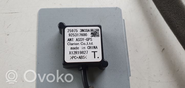 Nissan Leaf I (ZE0) Antenna GPS 