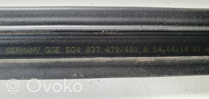 Volkswagen Golf VII Uszczelka szyby drzwi przednich 