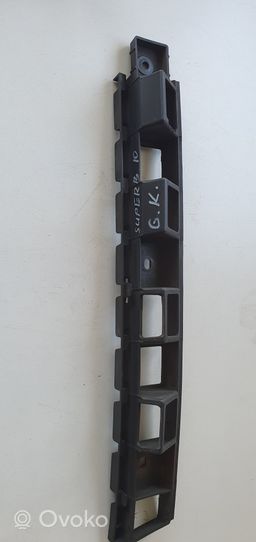 Skoda Superb B6 (3T) Support de pare-chocs arrière 