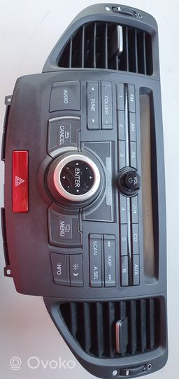 Honda Accord Panel / Radioodtwarzacz CD/DVD/GPS 