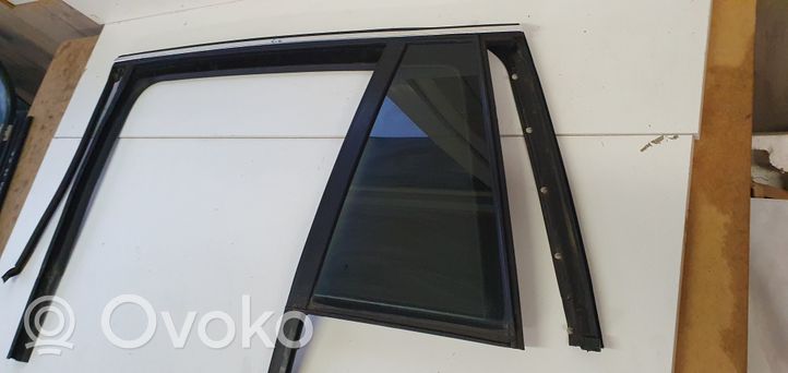 Skoda Superb B6 (3T) Rubber seal rear door window/glass 