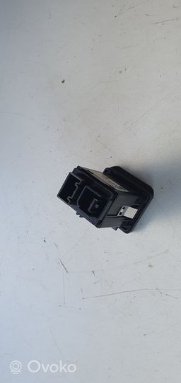 Opel Mokka USB jungtis 