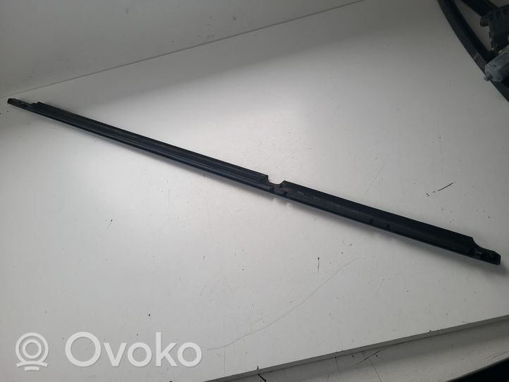 Toyota Verso Rivestimento portiera posteriore (modanatura) 