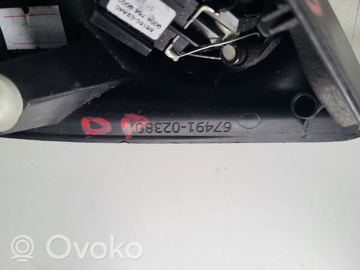 Toyota Auris E180 Etuoven lasin muotolista 