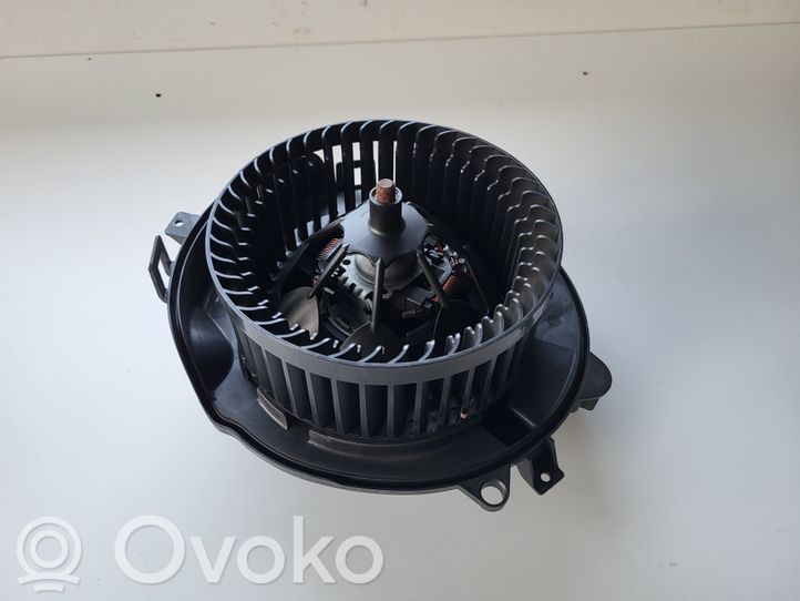 Comment Changer : Filtre D'habitacle Sur SKODA Octavia II 5 Portes  1Z3 Guide De Remplacement 17690