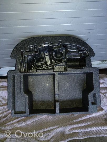 Skoda Octavia Mk3 (5E) Vano portaoggetti nel bagagliaio 