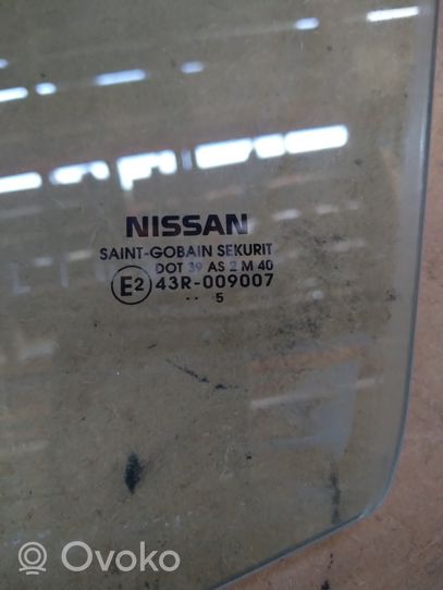 Nissan Leaf I (ZE0) Vitre de fenêtre porte avant (4 portes) 