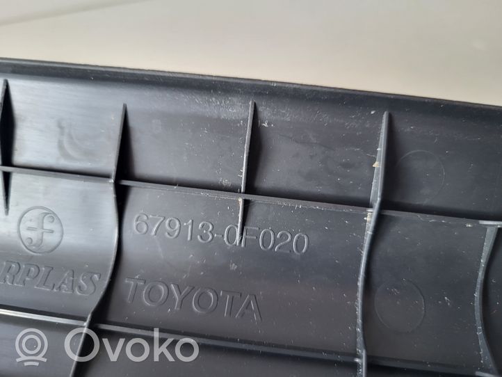 Toyota Verso Etuoven kynnyksen suojalista 