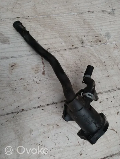 Toyota Avensis T270 Boîtier de thermostat / thermostat 