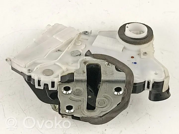 Toyota Prius (XW30) Serrure 6903047081