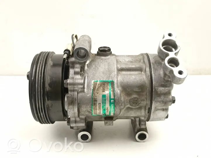 Renault Clio II Ilmastointilaitteen kompressorin pumppu (A/C) 8200037058