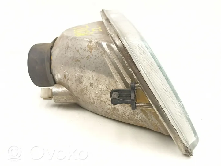 Peugeot 205 Lampa przednia 6204A4