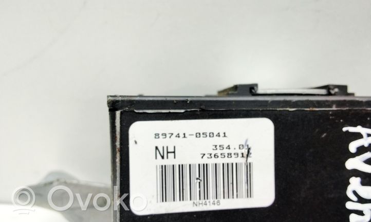 Toyota Avensis T220 Oven keskuslukituksen ohjausyksikön moduuli 8974105041