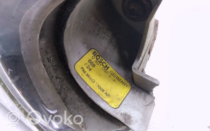 Ford Mondeo MK II Lampa przednia 0301092202