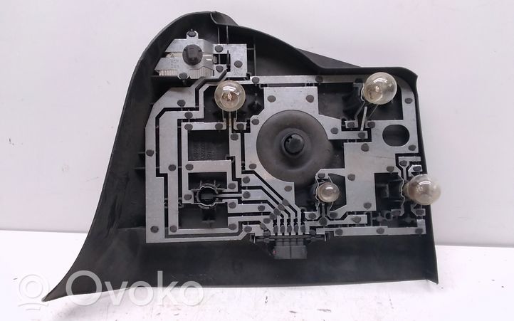 BMW 3 E36 Porte ampoule de feu arrière 8364934