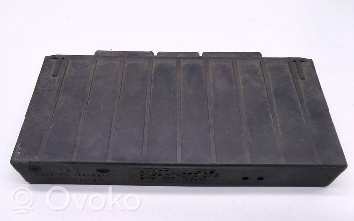 BMW 7 E32 Module confort 1379372