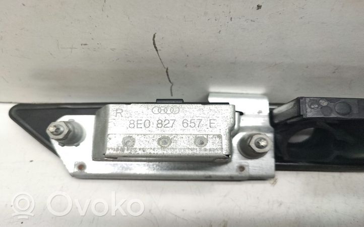 Audi A6 S6 C6 4F Отделка номерного знака 8E0827657D