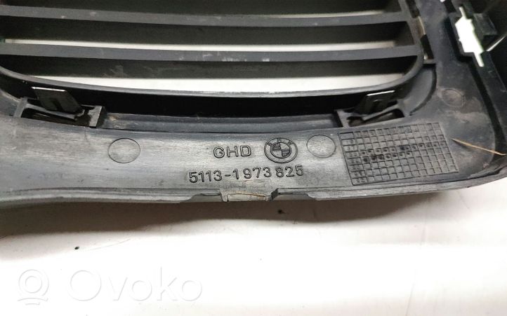 BMW 5 E34 Front bumper upper radiator grill 1973825