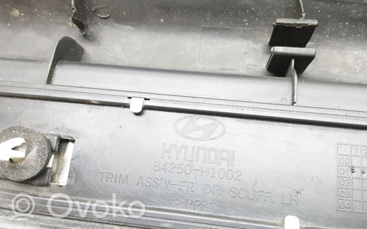 Hyundai Terracan Etuoven kynnyksen suojalista 84250H1002