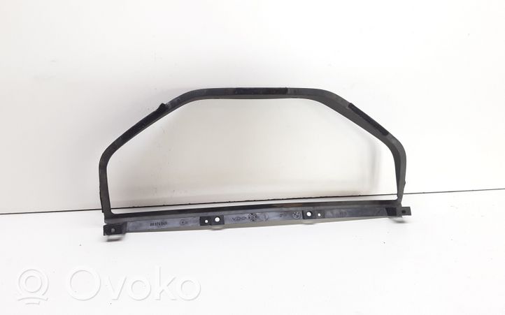 BMW 3 E30 Cornice cruscotto 1368872