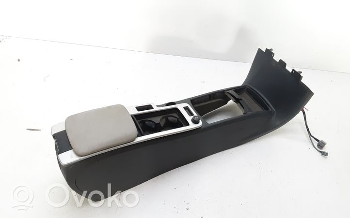 Volvo V50 Center console 30755374