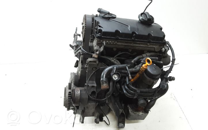 Volkswagen PASSAT B5.5 Silnik / Komplet 038103373R