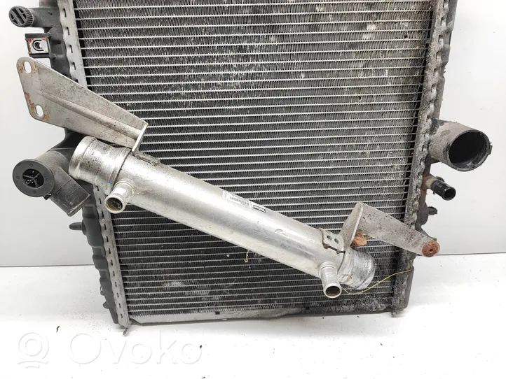 Peugeot 607 Radiateur de refroidissement 