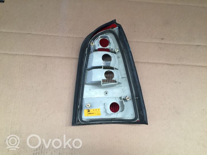 Opel Vectra B Lampa tylna 90585001