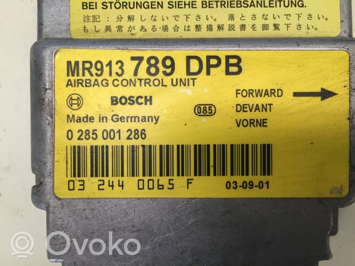 Mitsubishi Carisma Sterownik / Moduł Airbag 0285001286