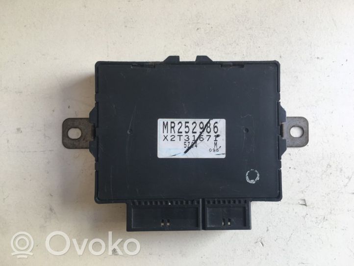 Mitsubishi Colt Bloc ABS MR252986