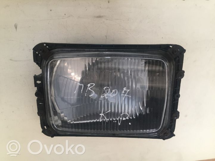 Mercedes-Benz 207 310 Lampa przednia 12130100