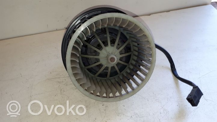 Audi 80 90 B3 Ventola riscaldamento/ventilatore abitacolo 893819021