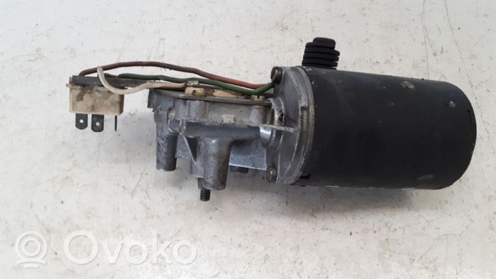 BMW 5 E28 Moteur d'essuie-glace 0390241081